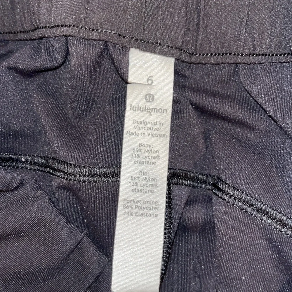 Lululemon On the Fly Jogger *Luxtreme Black | size 6